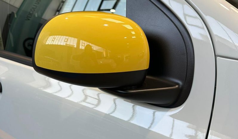 PRONTA A PARTIRE: NUOVA FIAT PANDINA CROSS HYBRID pieno