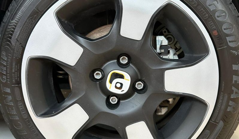PRONTA A PARTIRE: NUOVA FIAT PANDINA CROSS HYBRID pieno