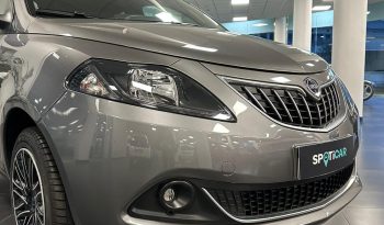 PICCOLA FUORI, PREMIUM DENTRO. pieno
