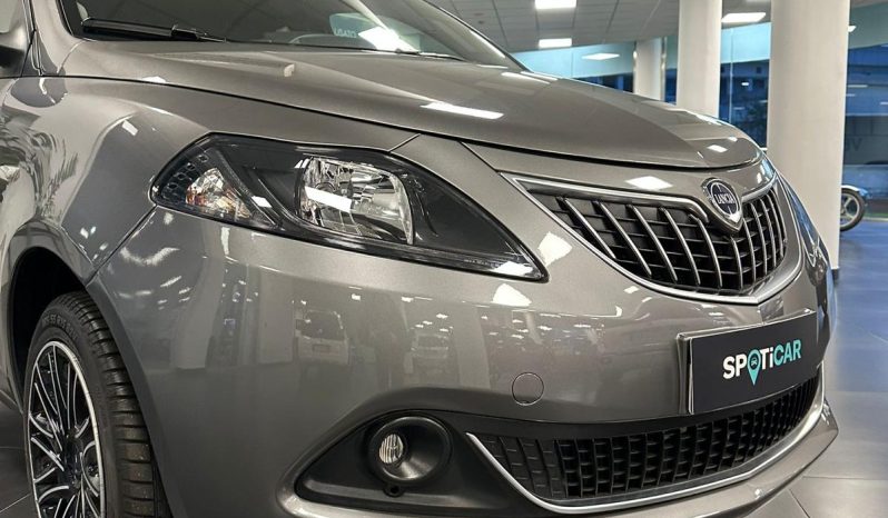 PICCOLA FUORI, PREMIUM DENTRO. pieno