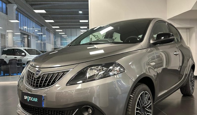 PICCOLA FUORI, PREMIUM DENTRO. pieno