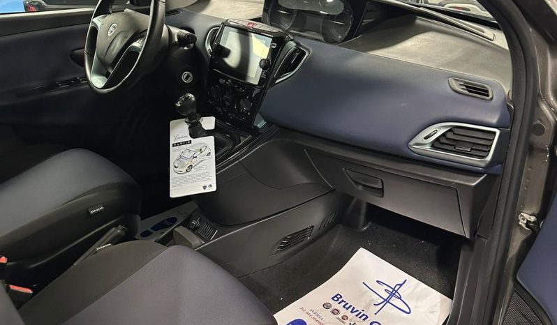 PICCOLA FUORI, PREMIUM DENTRO. pieno