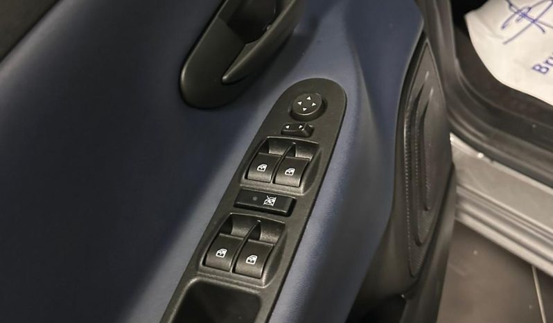 PICCOLA FUORI, PREMIUM DENTRO. pieno