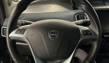 PICCOLA FUORI, PREMIUM DENTRO. pieno