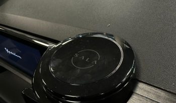 Il lusso urbano ha un nuovo nome: Ypsilon LX Hybrid pieno