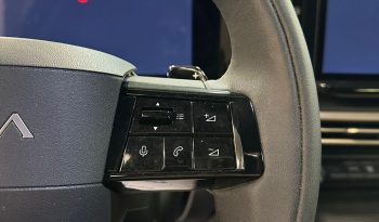Il lusso urbano ha un nuovo nome: Ypsilon LX Hybrid pieno