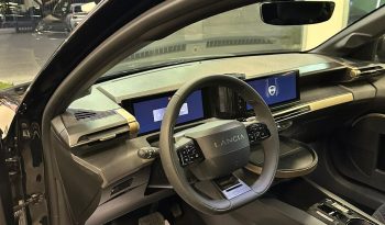 Il lusso urbano ha un nuovo nome: Ypsilon LX Hybrid pieno