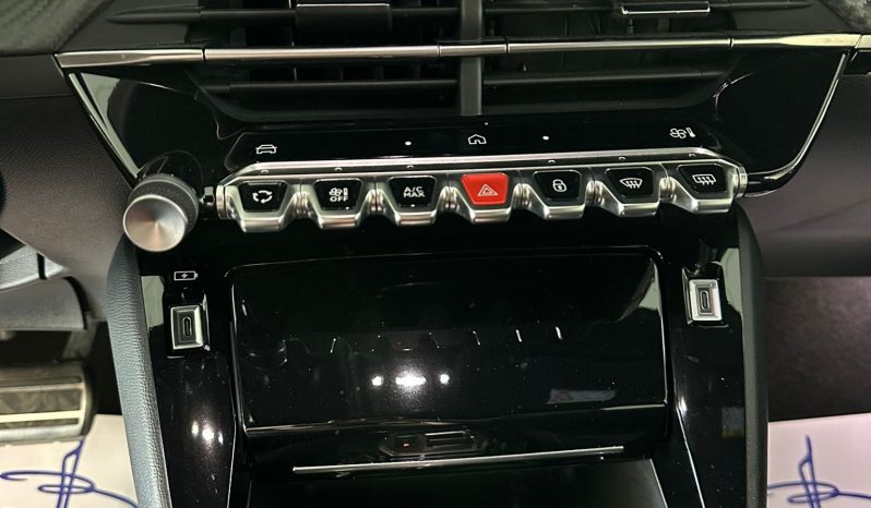 136 CV DI EMOZIONI. SCOPRI LA NUOVA PEUGEOT 208 GT! pieno
