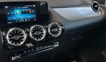 SALI A BORDO DI UNA MERCEDES! CLASSE B AUTOMATICA pieno