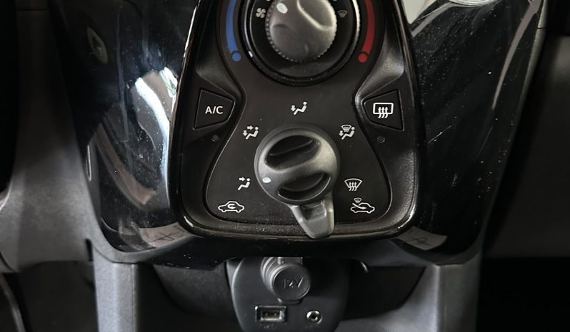 CITROËN C1 FEEL – STILE, PRATICITÀ E CONSUMI DA RECORD pieno