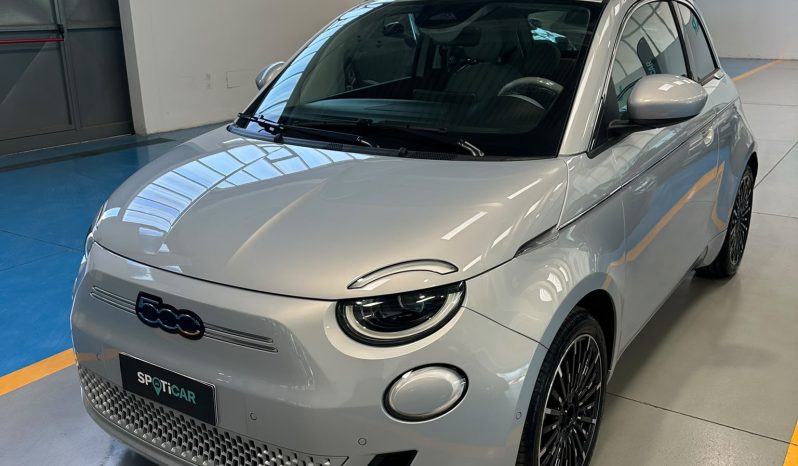 FIAT 500e LA PRIMA – KM ZERO, FULL OPTIONAL pieno