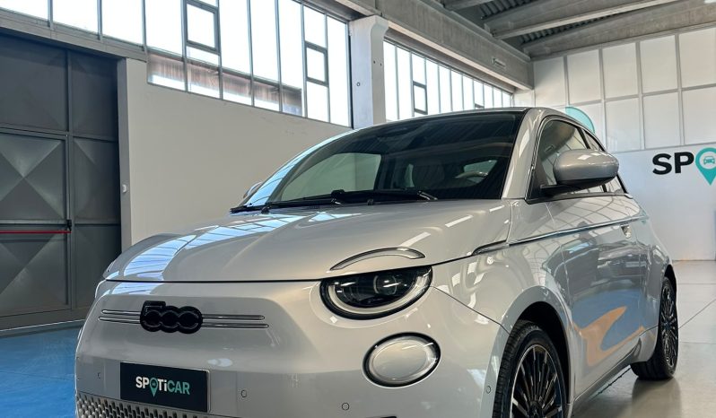 FIAT 500e LA PRIMA – KM ZERO, FULL OPTIONAL pieno