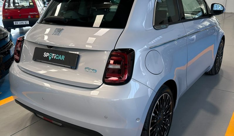 FIAT 500e LA PRIMA – KM ZERO, FULL OPTIONAL pieno