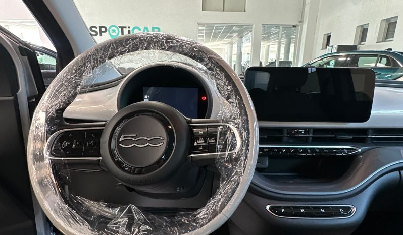 FIAT 500e LA PRIMA – KM ZERO, FULL OPTIONAL pieno