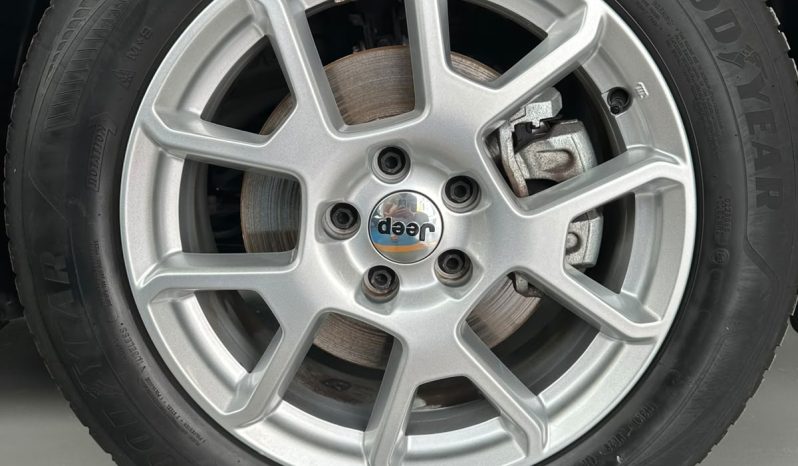 Più potenza, meno consumi: scopri la Jeep Renegade e-Hybrid! pieno