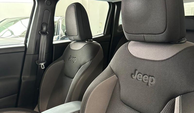 Più potenza, meno consumi: scopri la Jeep Renegade e-Hybrid! pieno