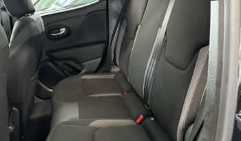 Più potenza, meno consumi: scopri la Jeep Renegade e-Hybrid! pieno