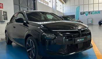 Eleganza italiana, tecnologia e cambio automatico: scopri la nuova Ypsilon LX. pieno