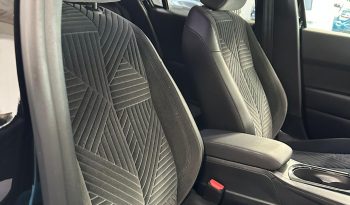 Eleganza italiana, tecnologia e cambio automatico: scopri la nuova Ypsilon LX. pieno