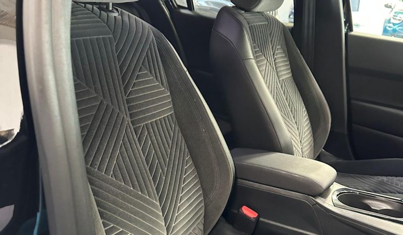 Eleganza italiana, tecnologia e cambio automatico: scopri la nuova Ypsilon LX. pieno