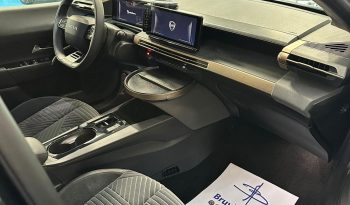 Eleganza italiana, tecnologia e cambio automatico: scopri la nuova Ypsilon LX. pieno