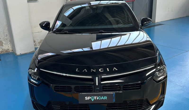 Eleganza italiana, tecnologia e cambio automatico: scopri la nuova Ypsilon LX. pieno