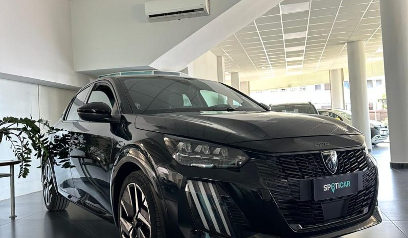Sportiva fuori, intelligente dentro: scopri la Nuova Peugeot 208 GT! pieno