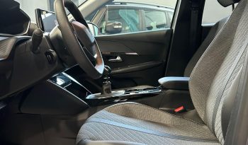 NON È LA SOLITA CITY CAR… È UNA PEUGEOT 208! pieno