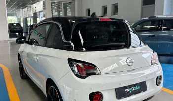NON È UNA SEMPLICE UTILITARIA… È UNA OPEL ADAM! pieno