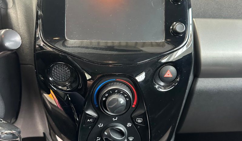 DISPONIBILE ORA! Peugeot 108 Automatica 5 Porte – Full Comfort e bassi consumi pieno