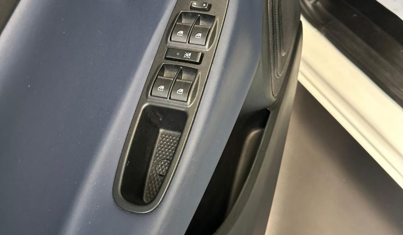 ⏳ Ultima occasione! La Ypsilon Platino Hybrid è pronta a partire. pieno