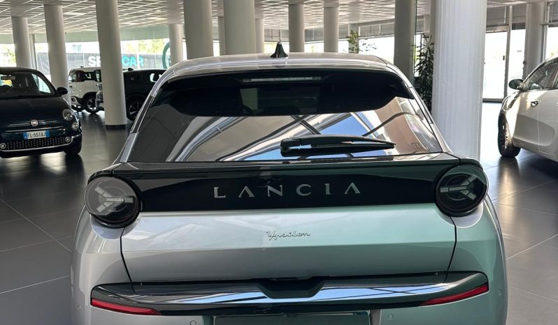 Full LED, Keyless e Apple CarPlay Wireless: il futuro è già qui pieno