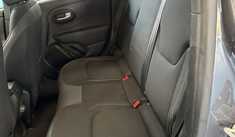 Comfort assoluto con la Jeep Renegade e-Hybrid Automatica pieno