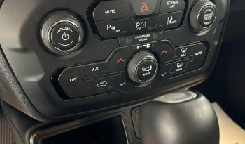 Comfort assoluto con la Jeep Renegade e-Hybrid Automatica pieno