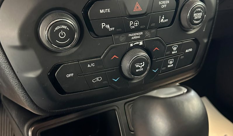 Comfort assoluto con la Jeep Renegade e-Hybrid Automatica pieno