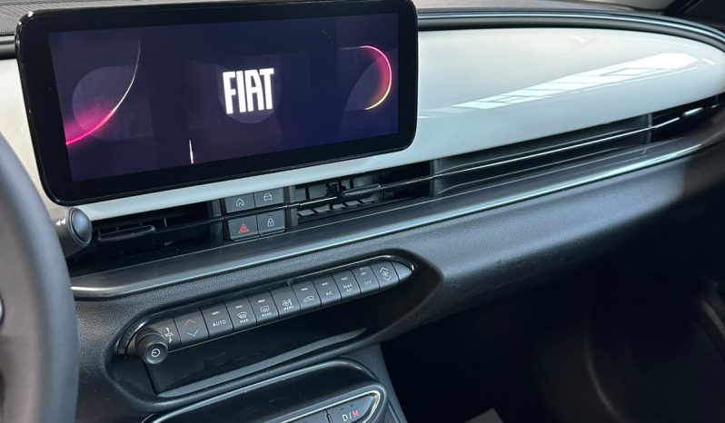 SALI A BORDO DELLA NUOVA FIAT 600… È PRONTA PER TE! pieno