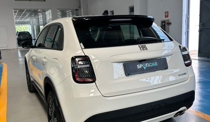 SALI A BORDO DELLA NUOVA FIAT 600… È PRONTA PER TE! pieno