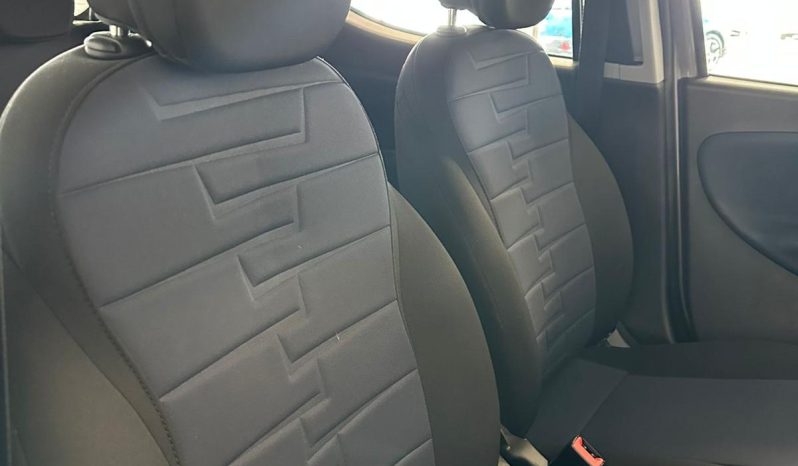 Lancia Ypsilon Platino 2024: Full Optional, Ibrida e Pronta da Guidare! pieno