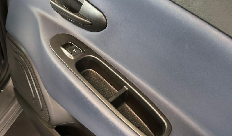 Lancia Ypsilon Platino 2024: Full Optional, Ibrida e Pronta da Guidare! pieno