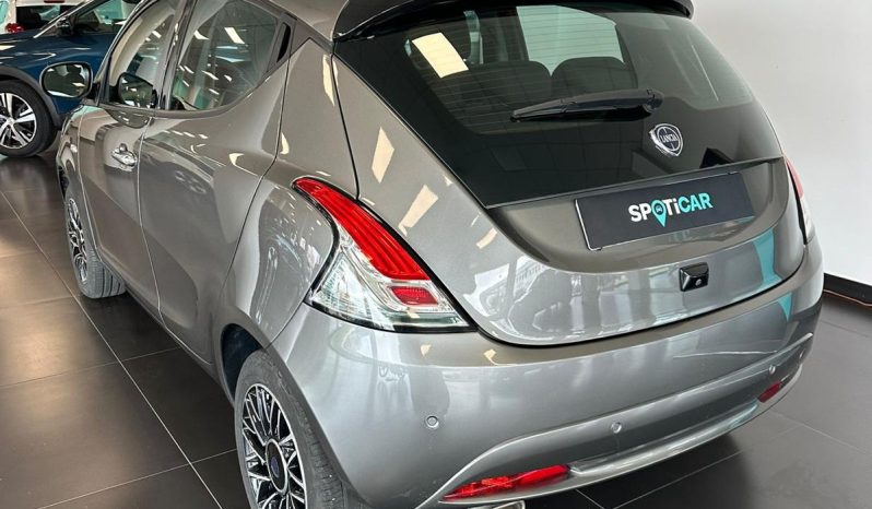 Lancia Ypsilon Platino 2024: Full Optional, Ibrida e Pronta da Guidare! pieno
