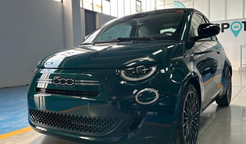 NUOVA FIAT 500 ICON HYBRID ⭐ KM ZERO – La regina delle city car ti aspetta! pieno