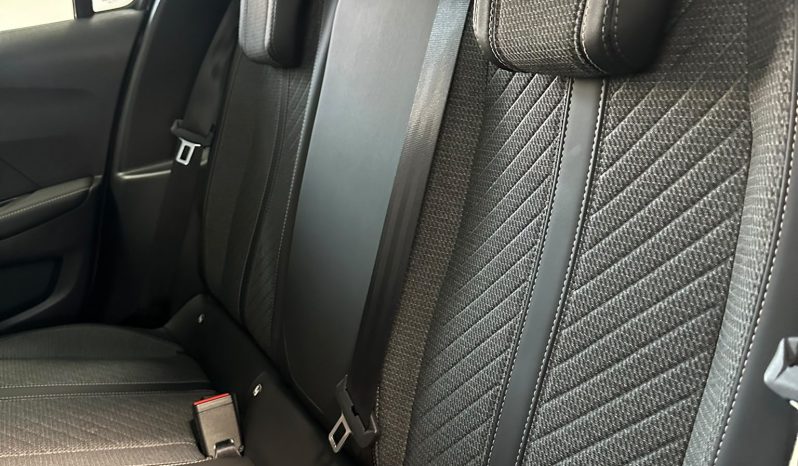 PEUGEOT 208 ALLURE: IMPOSSIBILE NON NOTARLA! pieno