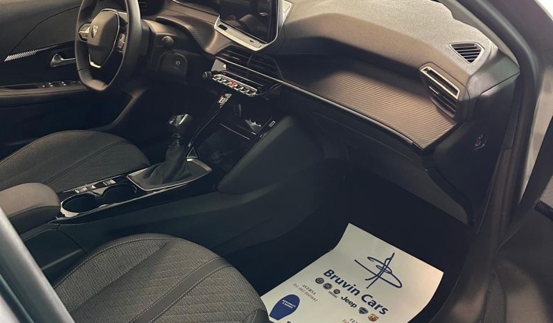 PEUGEOT 208 100 CV QUANDO LA PERSONALITÀ SI METTE AL VOLANTE pieno