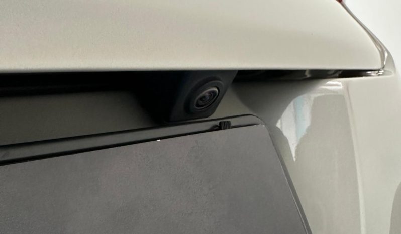 AUTOMATICA, BICOLORE E CON 110 CV: LA CITROËN C3 CHE NON PASSA INOSSERVATA! pieno