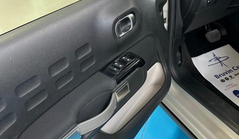 AUTOMATICA, BICOLORE E CON 110 CV: LA CITROËN C3 CHE NON PASSA INOSSERVATA! pieno