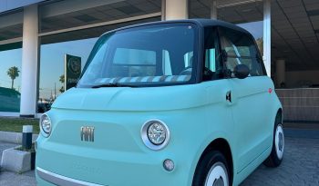 PICCOLA, ELETTRICA, INCONFONDIBILE! Scopri la Fiat Topolino! pieno
