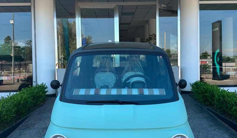 PICCOLA, ELETTRICA, INCONFONDIBILE! Scopri la Fiat Topolino! pieno