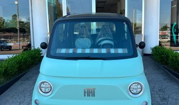 PICCOLA, ELETTRICA, INCONFONDIBILE! Scopri la Fiat Topolino! pieno