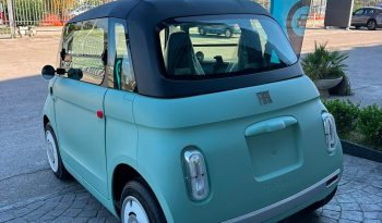 PICCOLA, ELETTRICA, INCONFONDIBILE! Scopri la Fiat Topolino! pieno