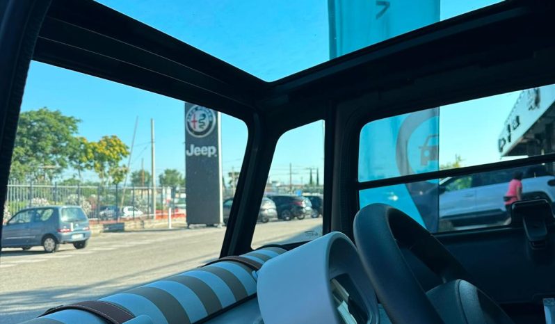 PICCOLA, ELETTRICA, INCONFONDIBILE! Scopri la Fiat Topolino! pieno
